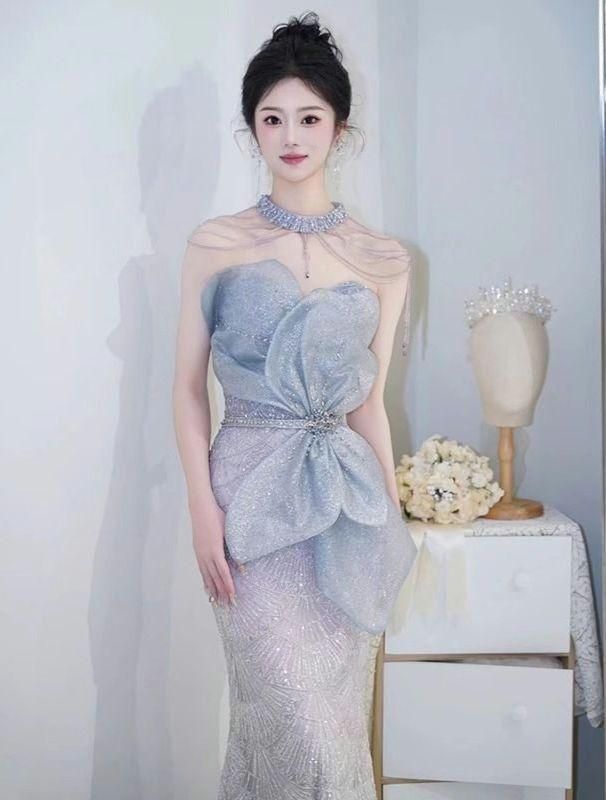 ️ダイナミックフラワーモチーフのキラキララメロングドレス