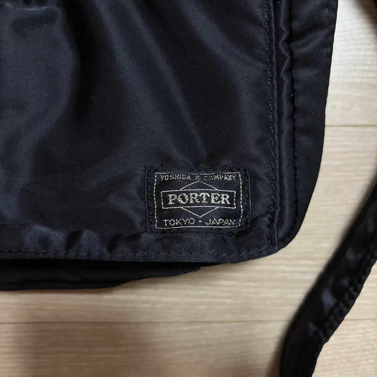 吉田ポーター porter タンカー ショルダーバッグ S ブラック