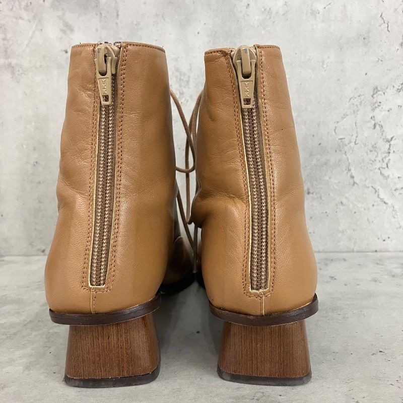 レースアップブーツ