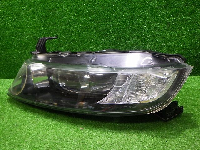 オデッセイ 左ヘッドライト HID RB1/2 後期 100-22497 D バラスト付