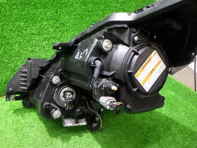 MPV ヘッドライト 左右 HID LY3P 後期 P5620 シ バラスト付 AFS無