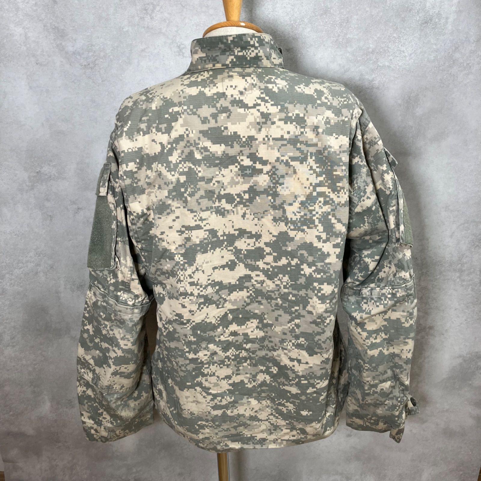 インポート古着 アメリカ陸軍（U.S. ARMY） 戦闘服 ACUジャケット 実物