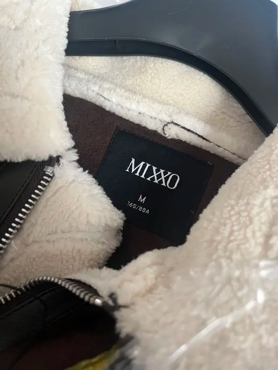 ミッソ スタンカラ ムートン DARK BROWN M 24fw