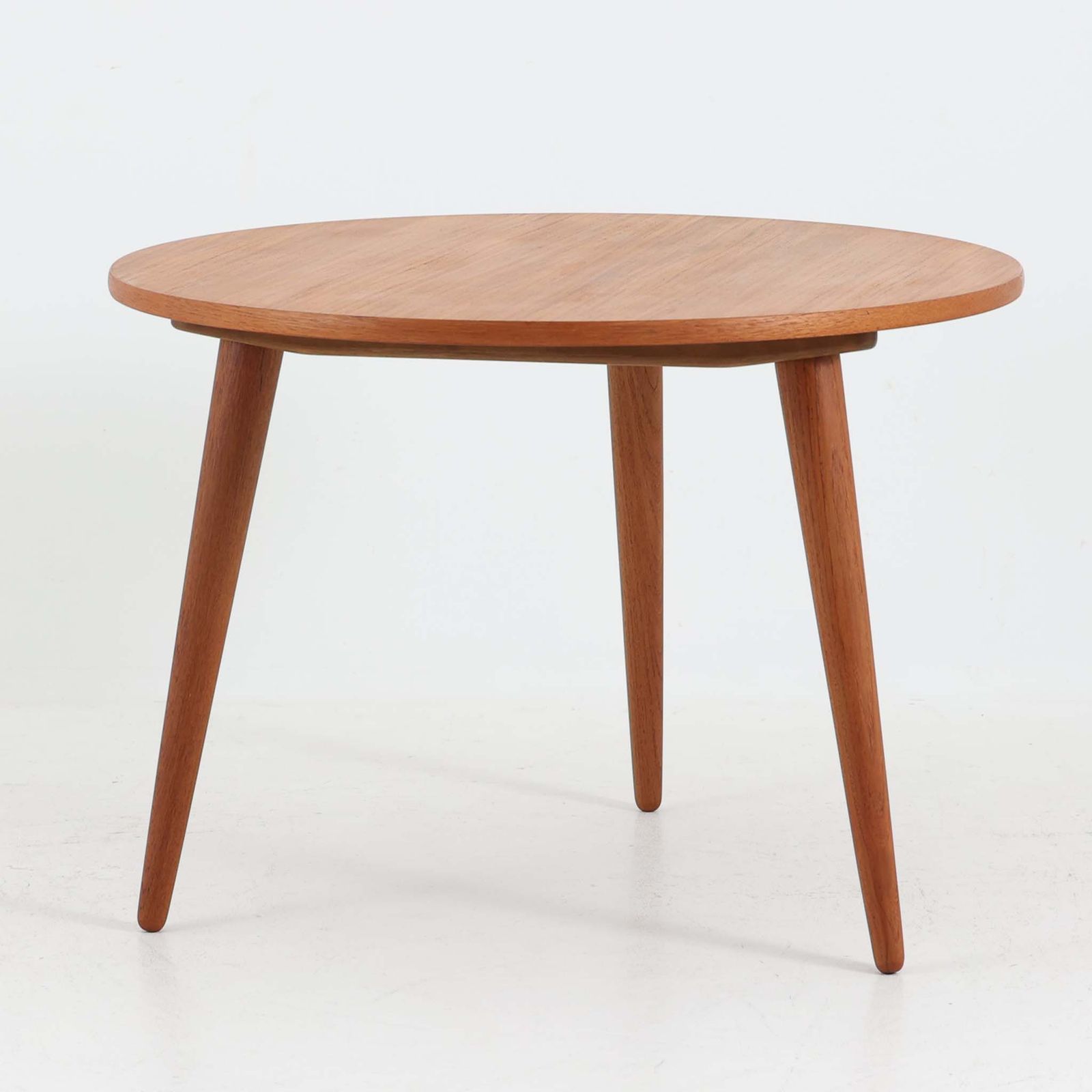 Hans J. Wegner 円形センターテーブル AT8 チーク 直径78cm Andreas Tuck DK19057