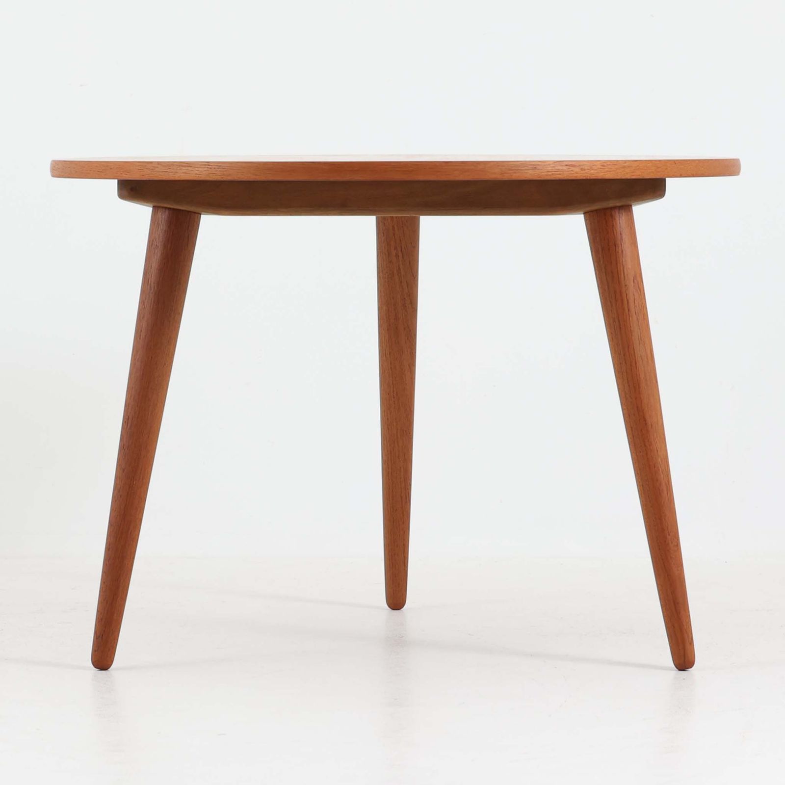 Hans J. Wegner 円形センターテーブル AT8 チーク 直径78cm Andreas Tuck DK19057