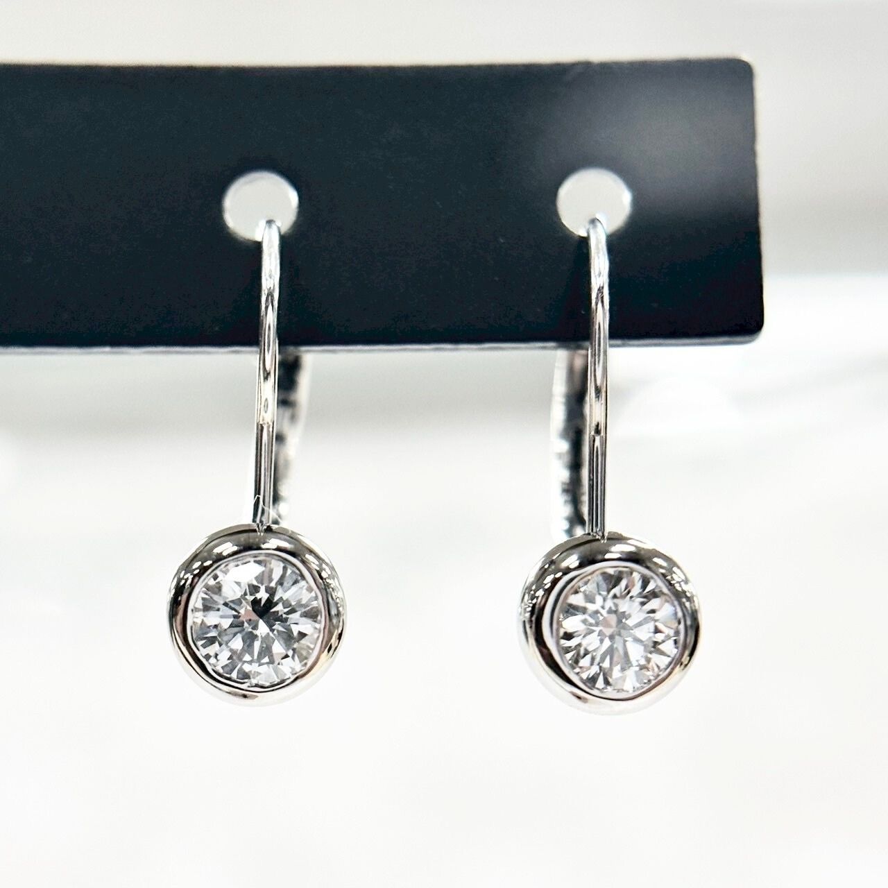 新品　PT900  天然ダイヤモンド　ピアス Pt900 K14WG 天然 ダイヤモンド 計0.543ct ピアス - メルカリ