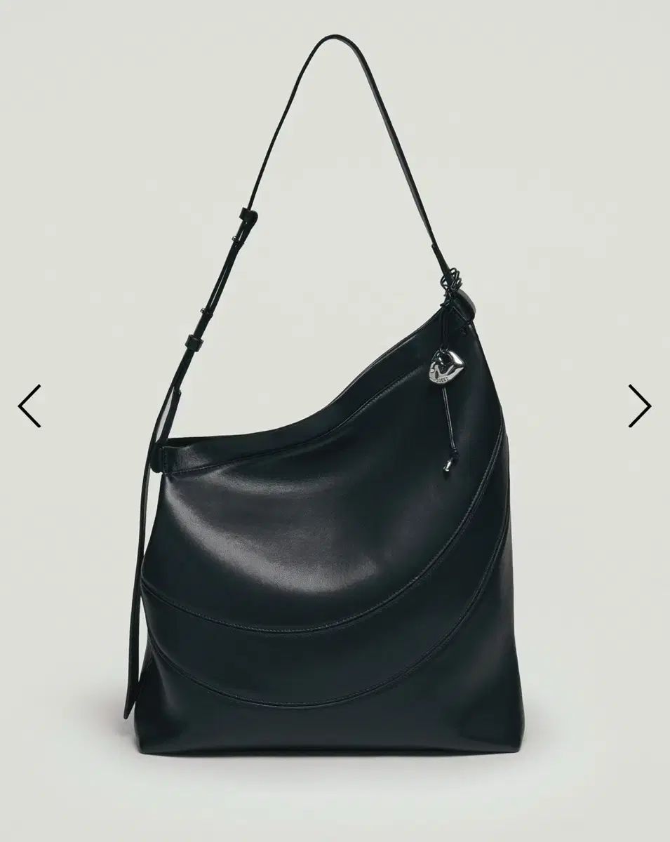 조에뜨 SORAE HOBO LEATHER BAG ブラック