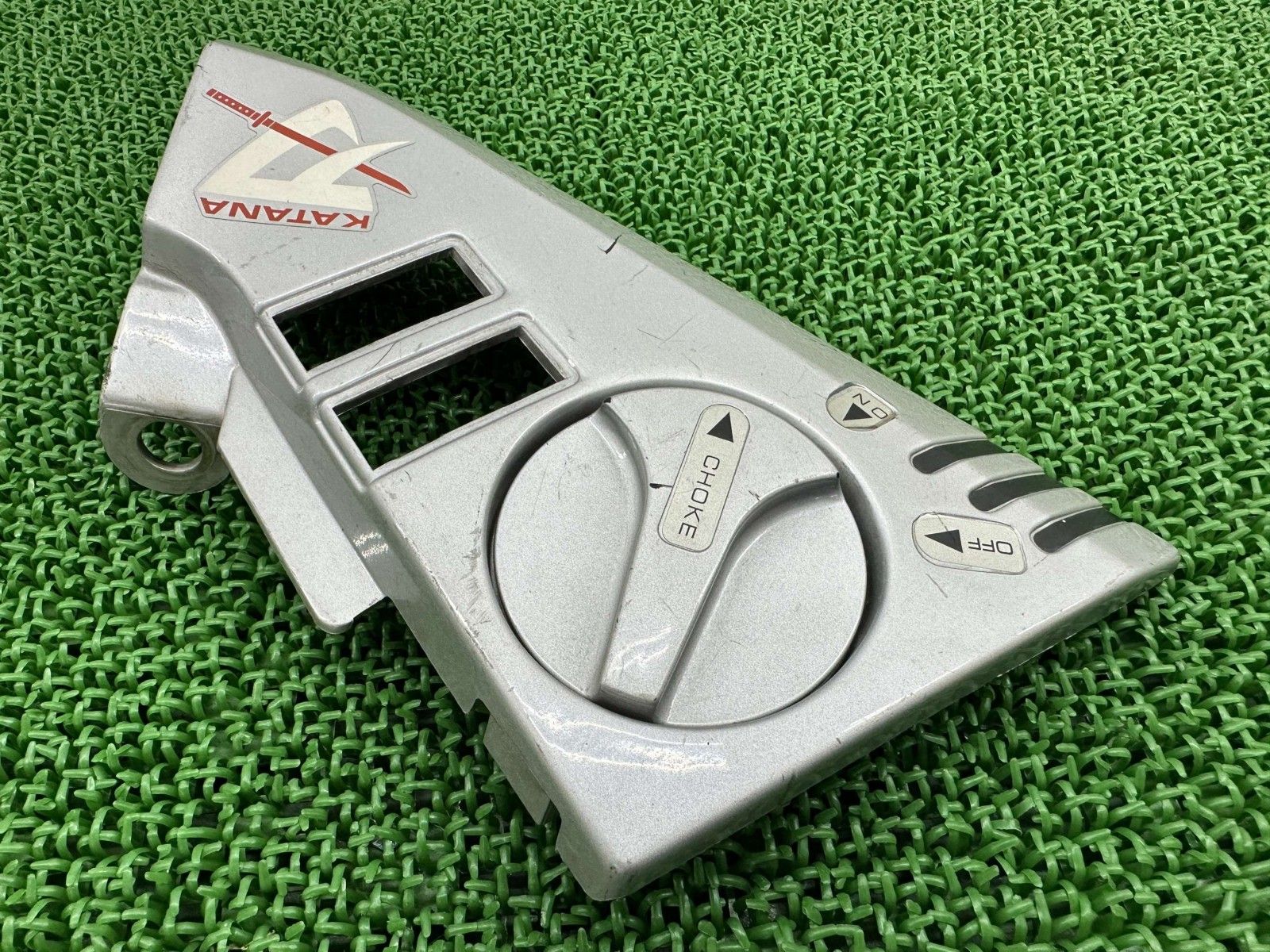 GSX250Sカタナ サイドカバー 左 銀 45D0 スズキ 純正 GJ76A 刀 チョークカバー付き コケキズ無し 割れ欠け無し hS