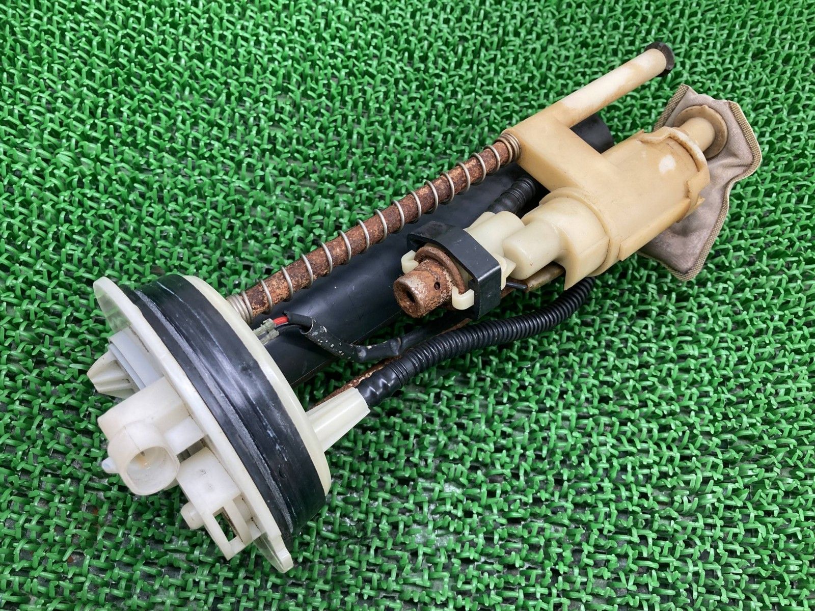 YZF-R125 フューエルポンプ 5D7 ヤマハ 純正 RE061 フューエルセンサー 燃料ポンプ 修復素材や部品取りに 品薄 mM