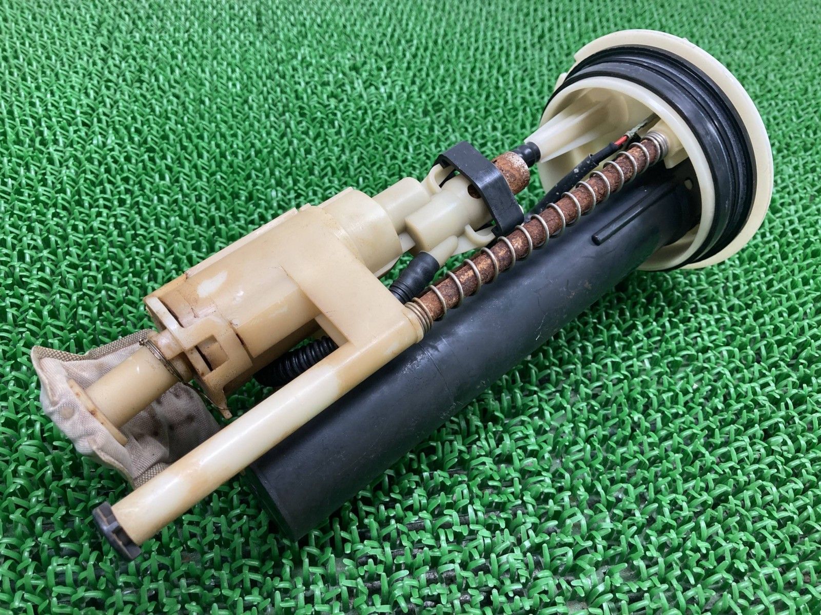 YZF-R125 フューエルポンプ 5D7 ヤマハ 純正 RE061 フューエルセンサー 燃料ポンプ 修復素材や部品取りに 品薄 mM BRIGHTFACE_UK