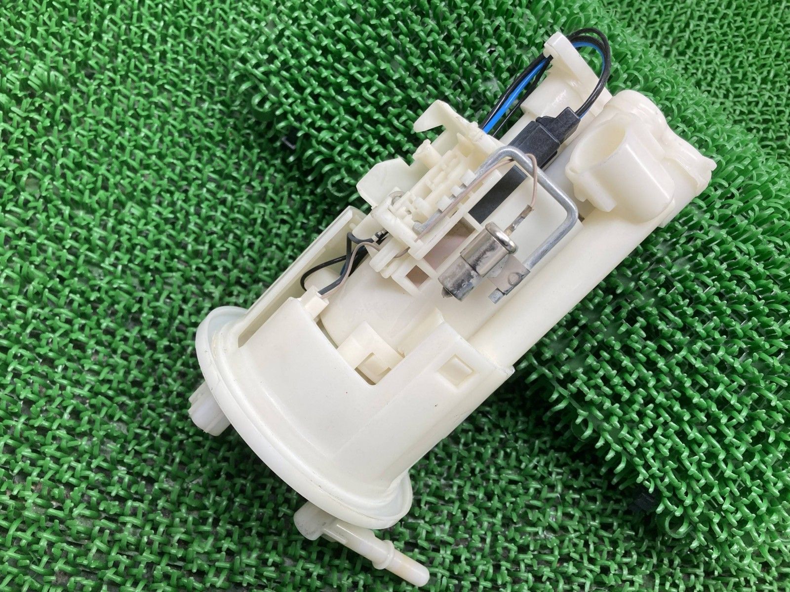 YZF-R1 フューエルポンプ 5PW ヤマハ 純正 バイク 部品 RN09 02-03年 フューエルセンサー 燃料ポンプ 機能的問題なし yQ