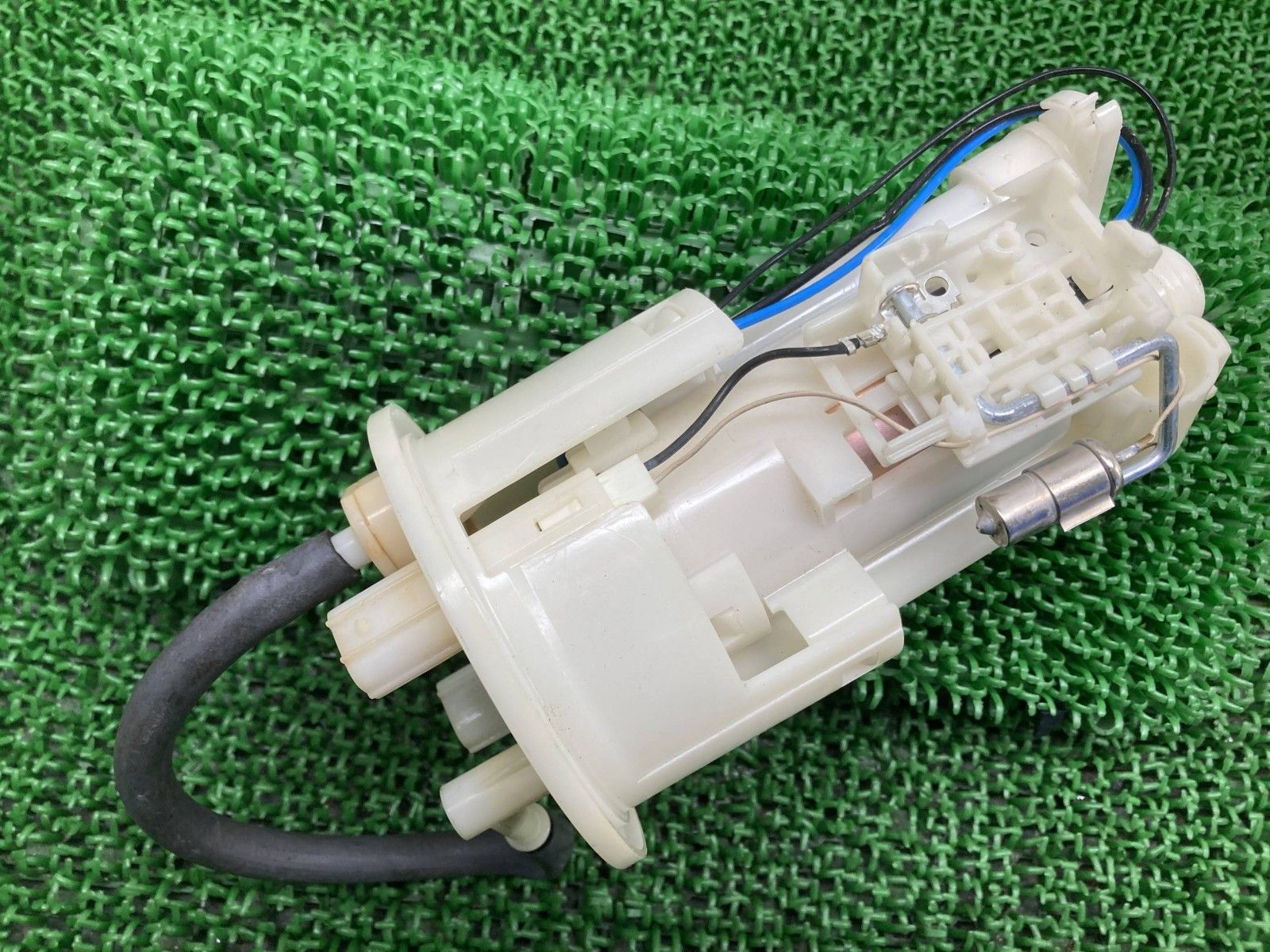 YZF-R1 フューエルポンプ 5PW ヤマハ 純正 RN09 02-03年 フューエルセンサー 燃料ポンプ 修復素材や部品取りに Nt