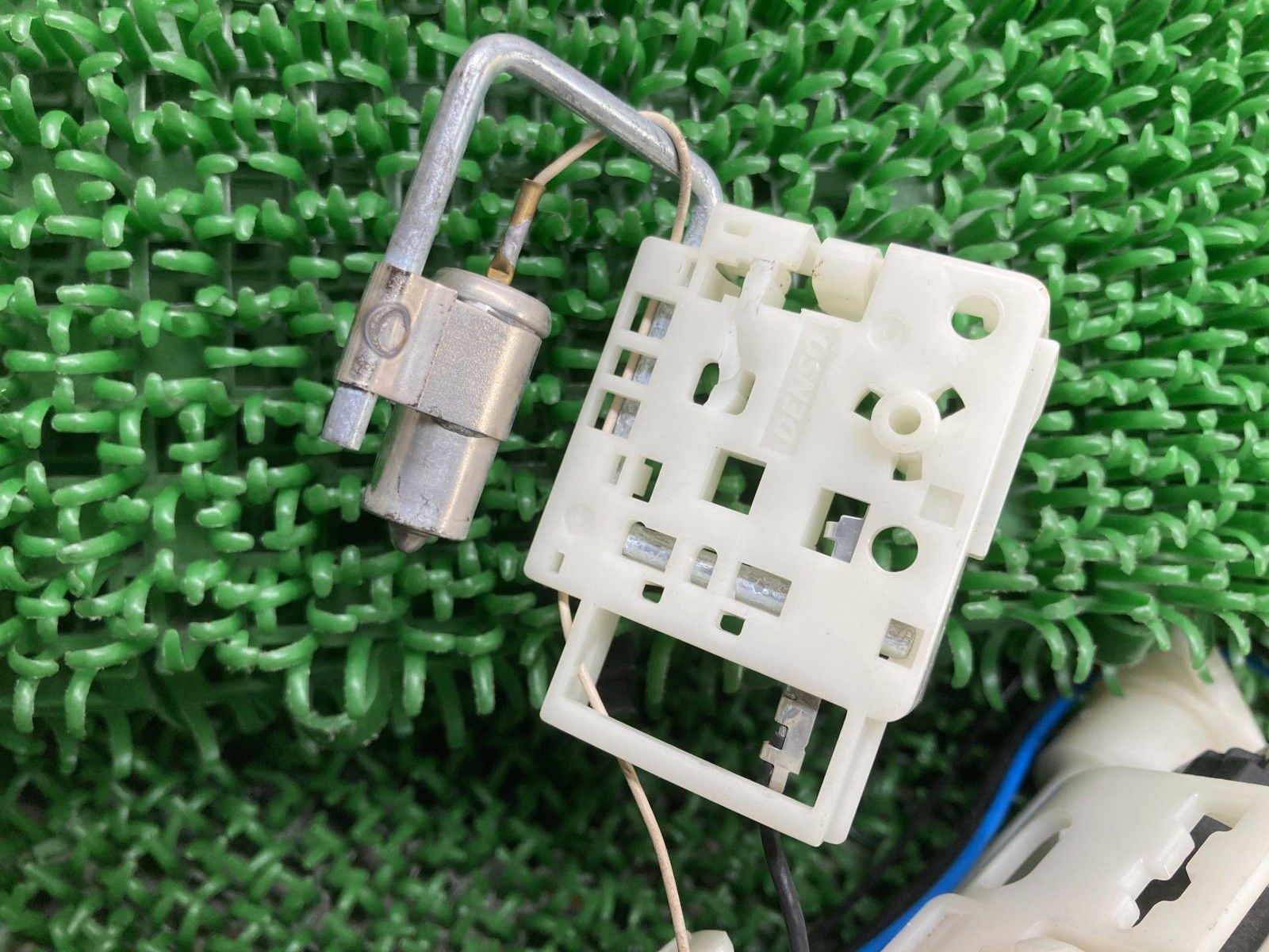 YZF-R1 フューエルポンプ 5PW ヤマハ 純正 RN09 02-03年 フューエルセンサー 燃料ポンプ 修復素材や部品取りに Nt