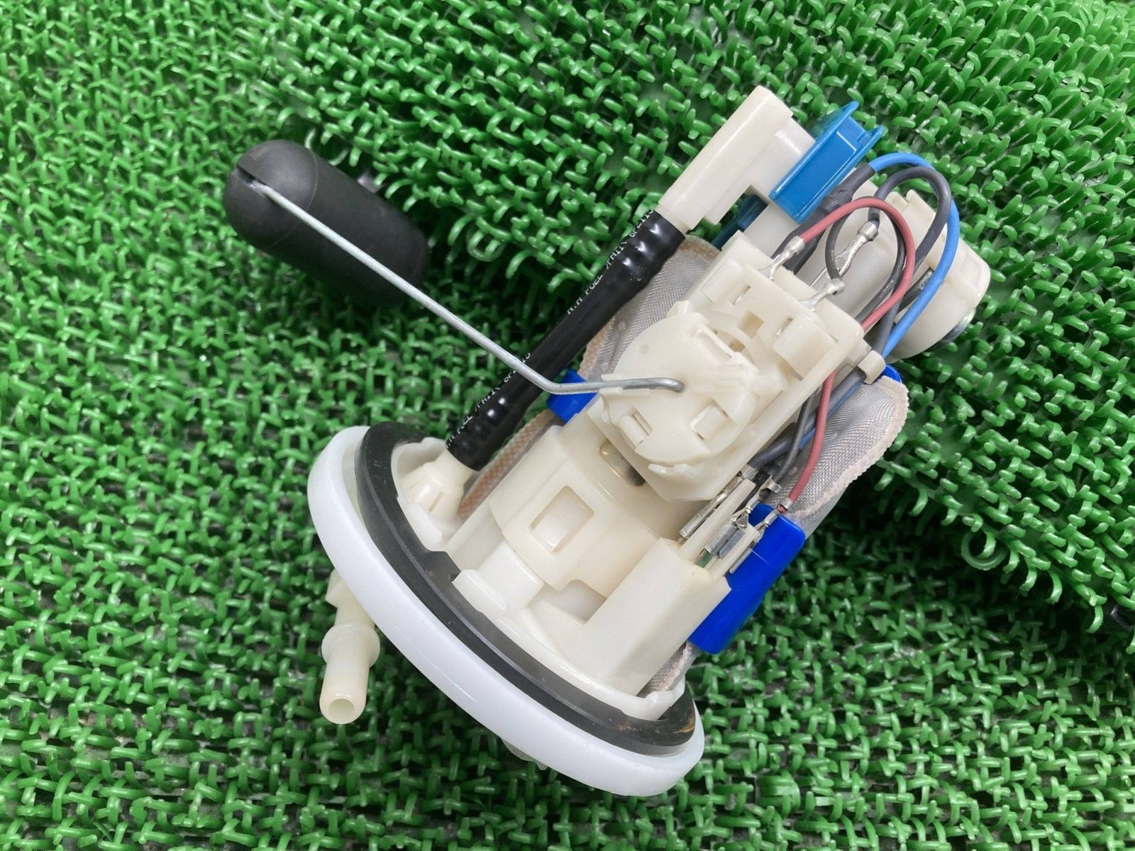 YZF-R25 フューエルポンプ 1WD ヤマハ 純正 バイク 部品 RG10J フューエルセンサー 燃料ポンプ 機能的問題なし 品薄 oM