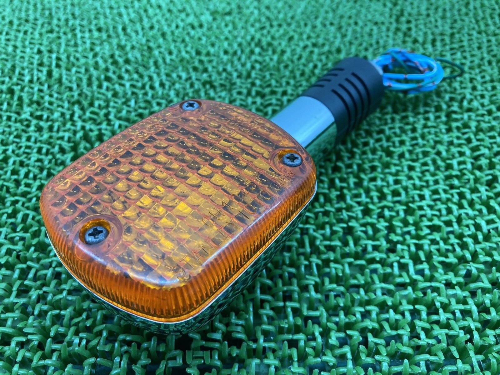 CB750 フロントウインカー 右 1070 ホンダ 純正 バイク 部品 RC42 ステー 修復素材に 割れ欠け無し 品薄 車検 Genuine eD