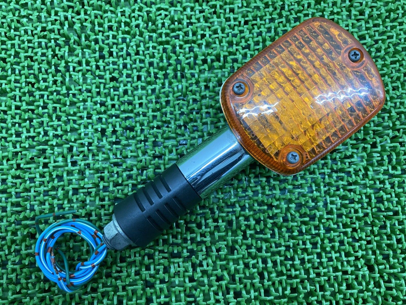 CB750 フロントウインカー 右 1070 ホンダ 純正 バイク 部品 RC42 ステー 修復素材に 割れ欠け無し 品薄 車検 Genuine eD