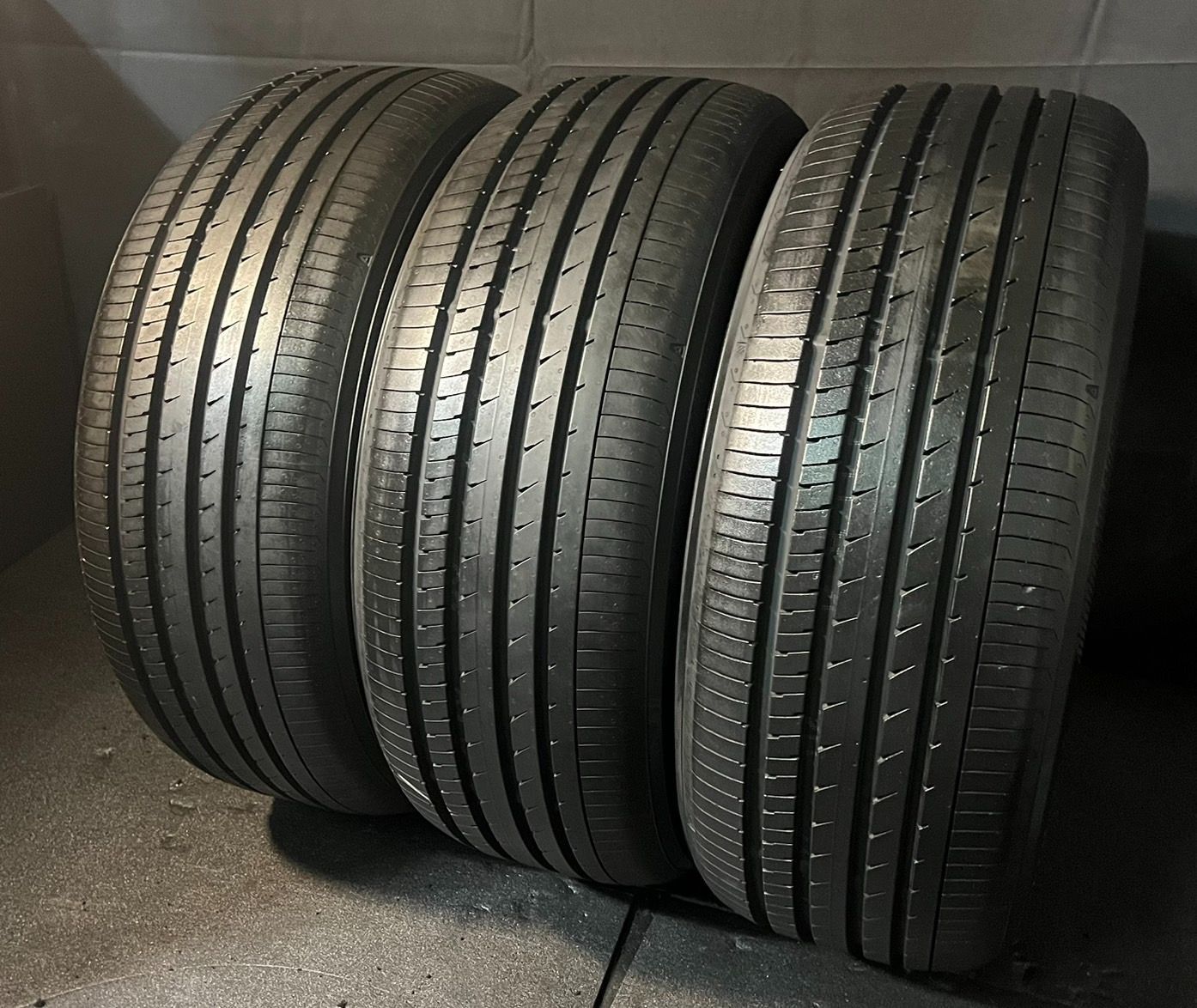 うっすらイボ 製 約9 8分山 ヨコハマ アドバン ADVANdB V 553 215 50 R 17 3本 h_644