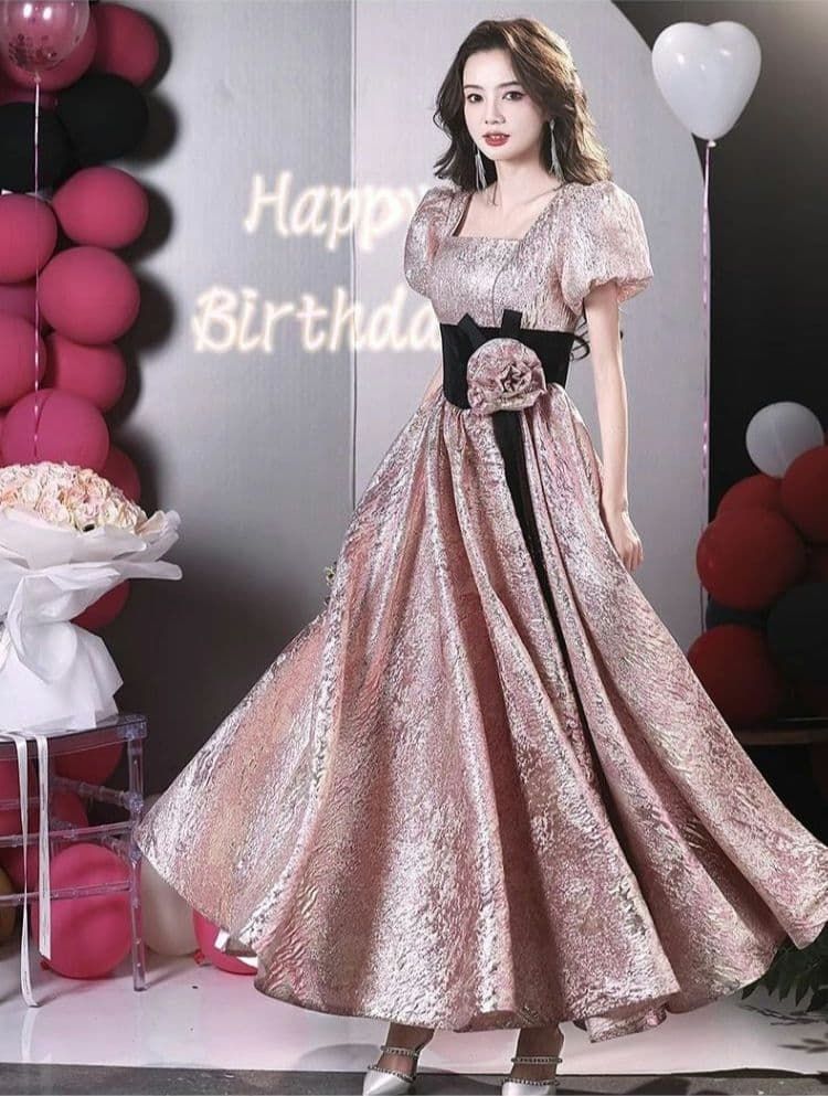 ️華やかな輝きと気品を纏う ローズゴールド×ブラックの上品ドレス