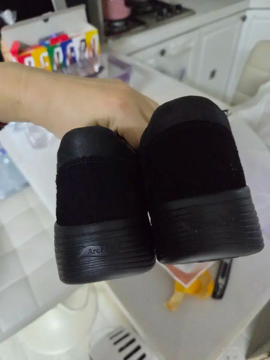  スケッチャーズ 25 FW アーチフィット ラグーナ スニーカー ブラック 245 フラットシューズ バレエシューズ パンプス