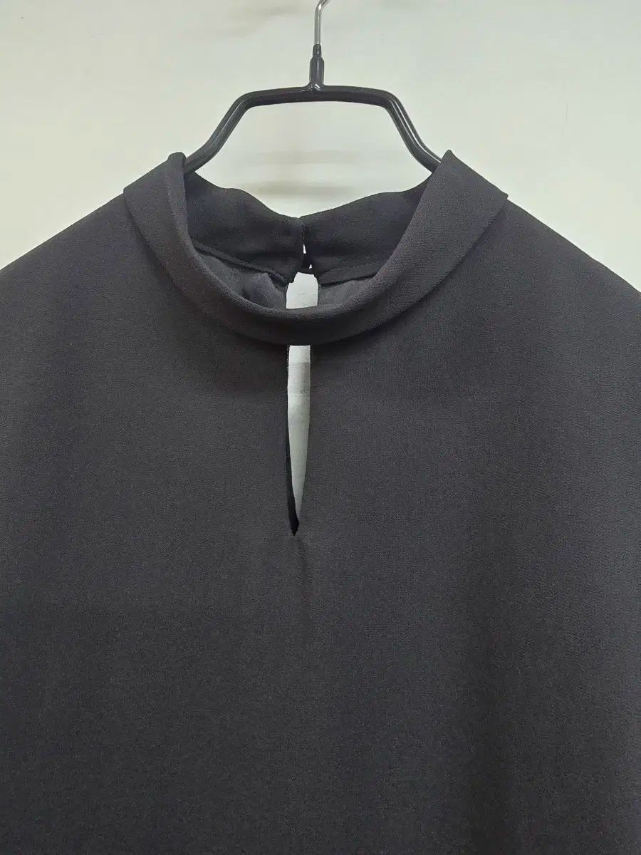 モジョエスピン プリーツ バルーンスリーブ ブラウスTシャツ