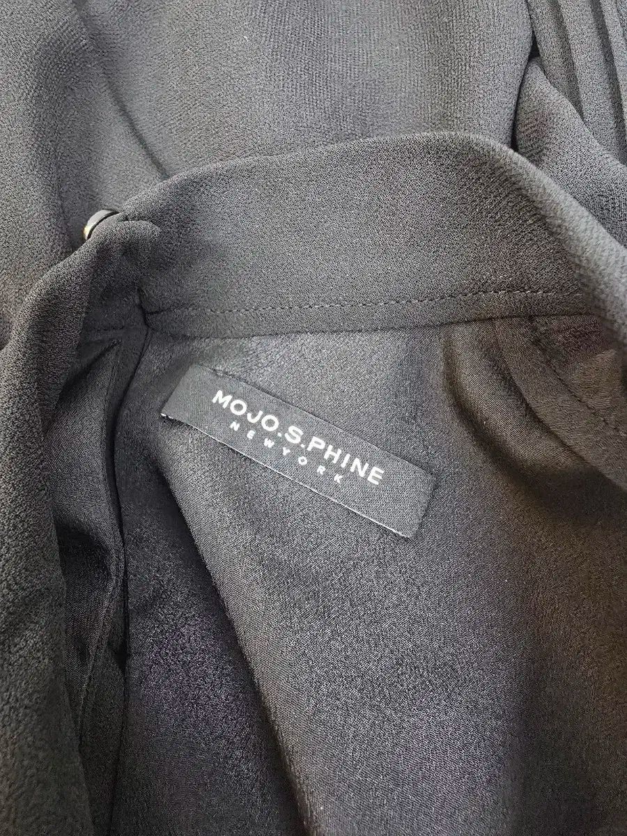 ブラウスTシャツ