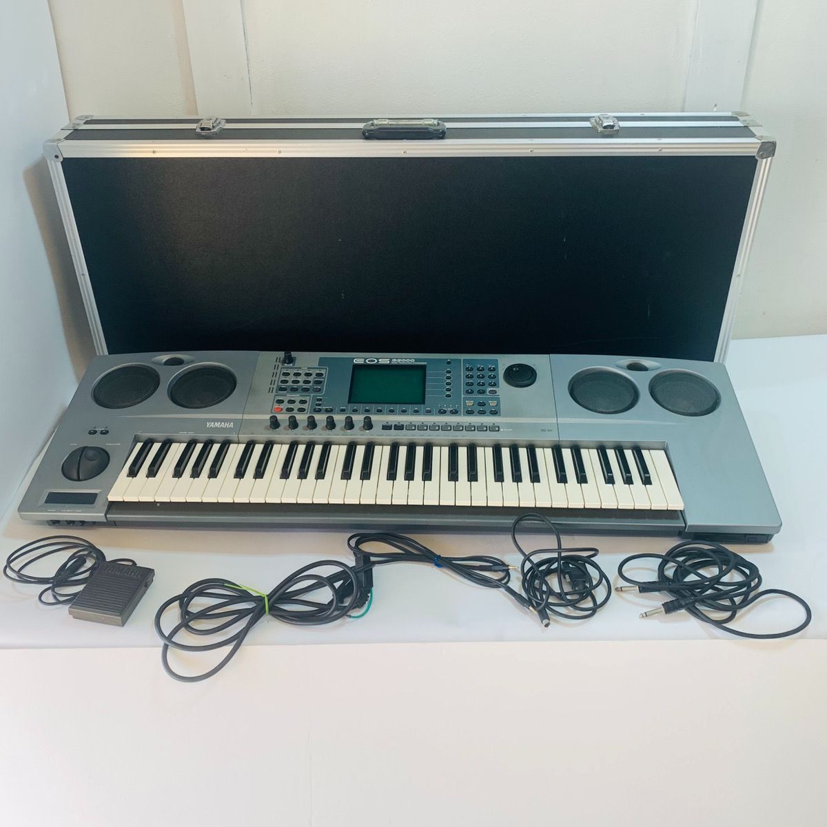出音良好 ヤマハ YAMAHA EOS B2000 シンセサイザー 61鍵盤 AWM2音源 スピーカー内蔵 TKサウンド シーケンサー Sampling対応
