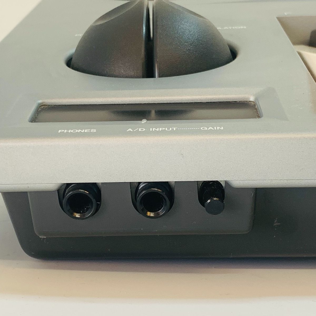 シンセサイザー