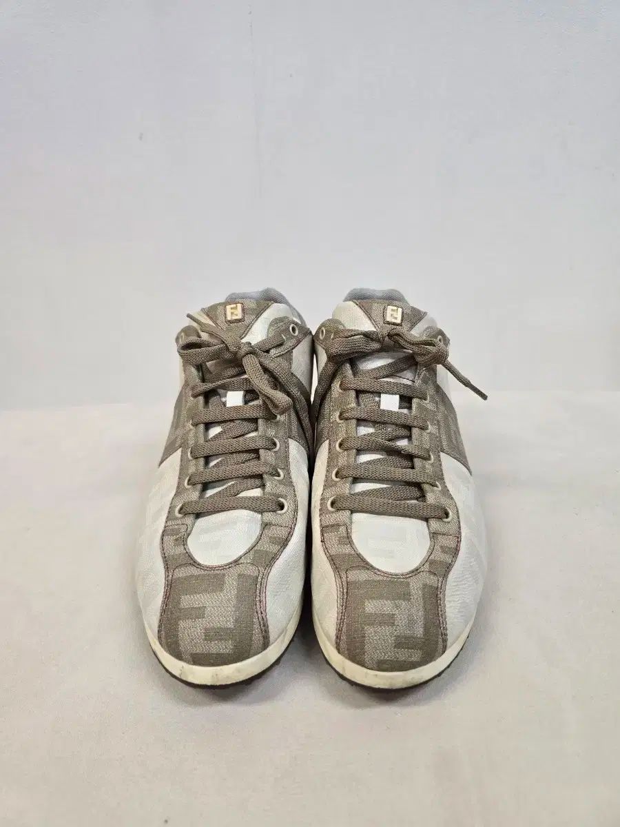 FENDI フェンディ FF ズッカ cignature シグネチャー ロゴ スニーカー