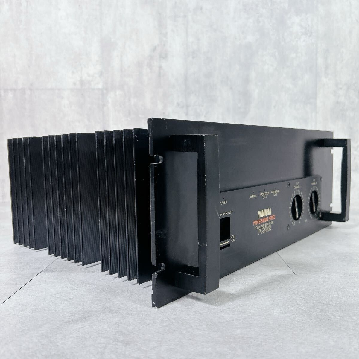 V134 YAMAHA ヤマハ パワーアンプ PC2002 業務用 PA機器 音響機器