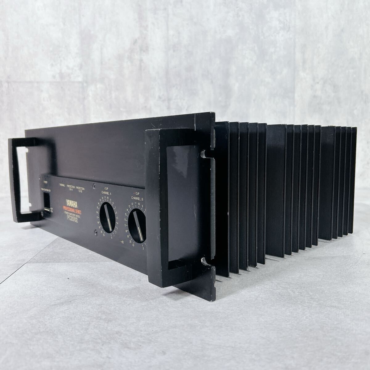 V134 YAMAHA ヤマハ パワーアンプ PC2002 業務用 PA機器 音響機器