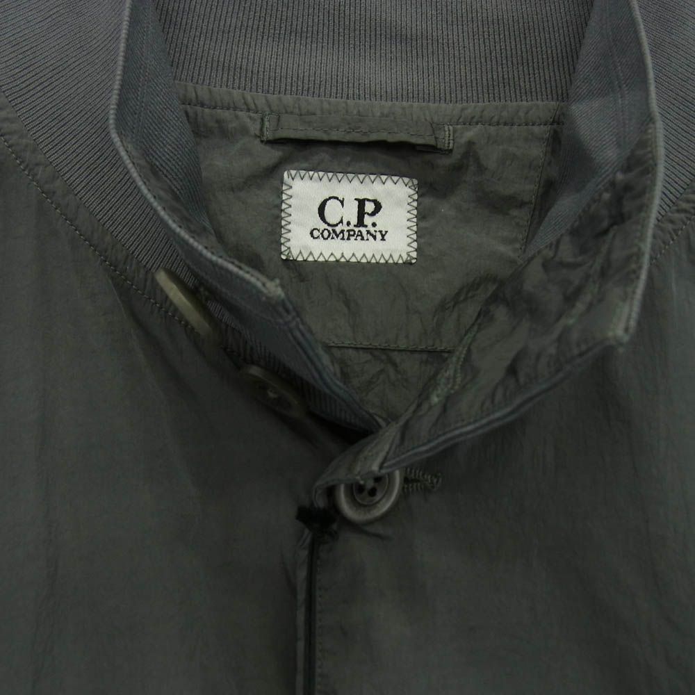 C.P.Company シーピーカンパニー 18CMOW014A 005904G CHROME-R FULL BUTTON JACKET 袖ゴーグルレンズ ナイロンブルゾン ジャケット グレー系 M KANDAIZUMI_COM