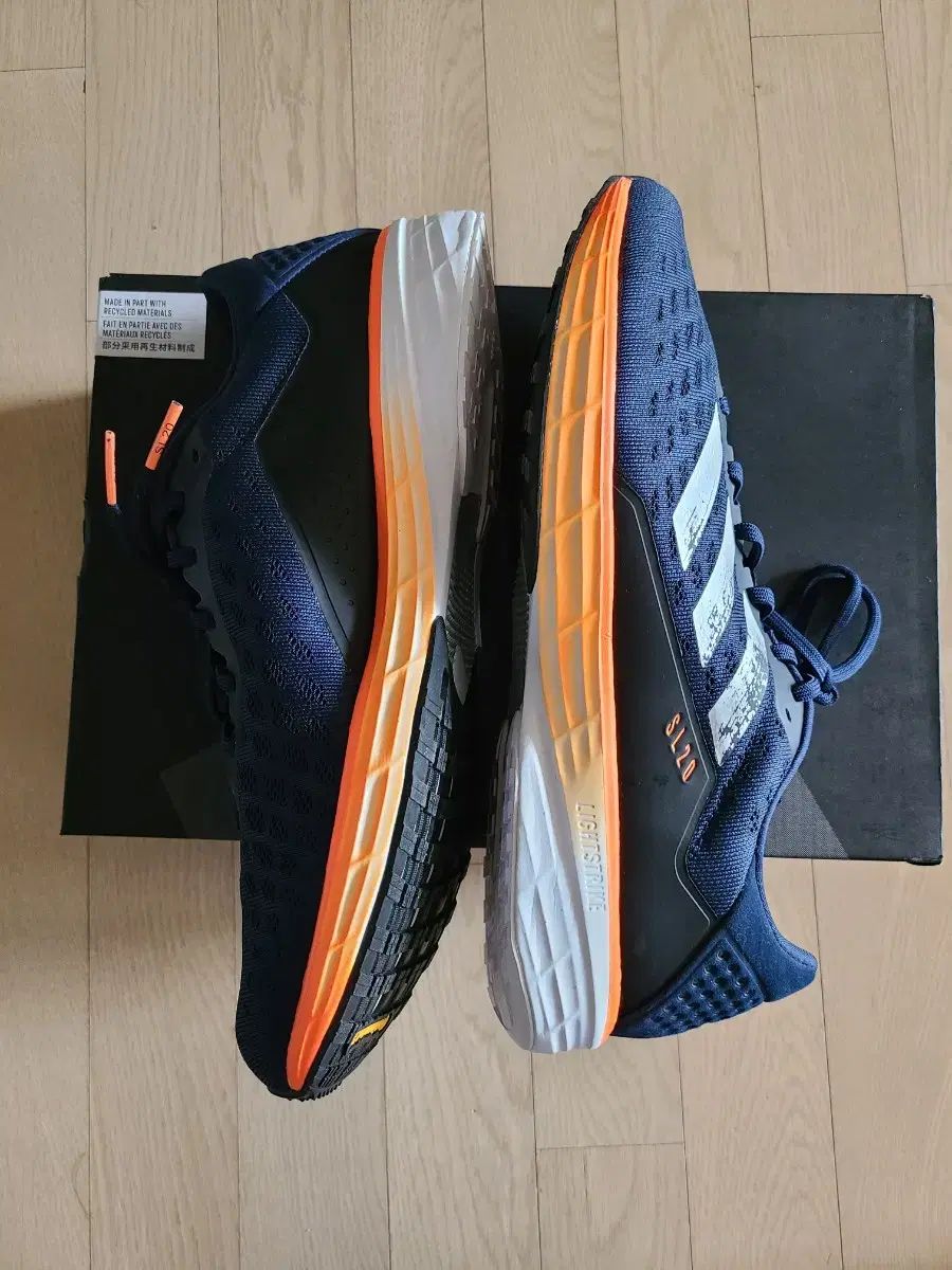 アディダス SL20 ランニングシューズ 295mm