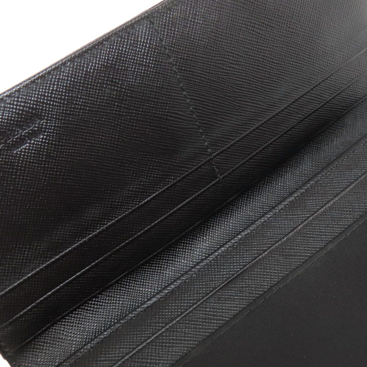 ロゴ金具 長財布