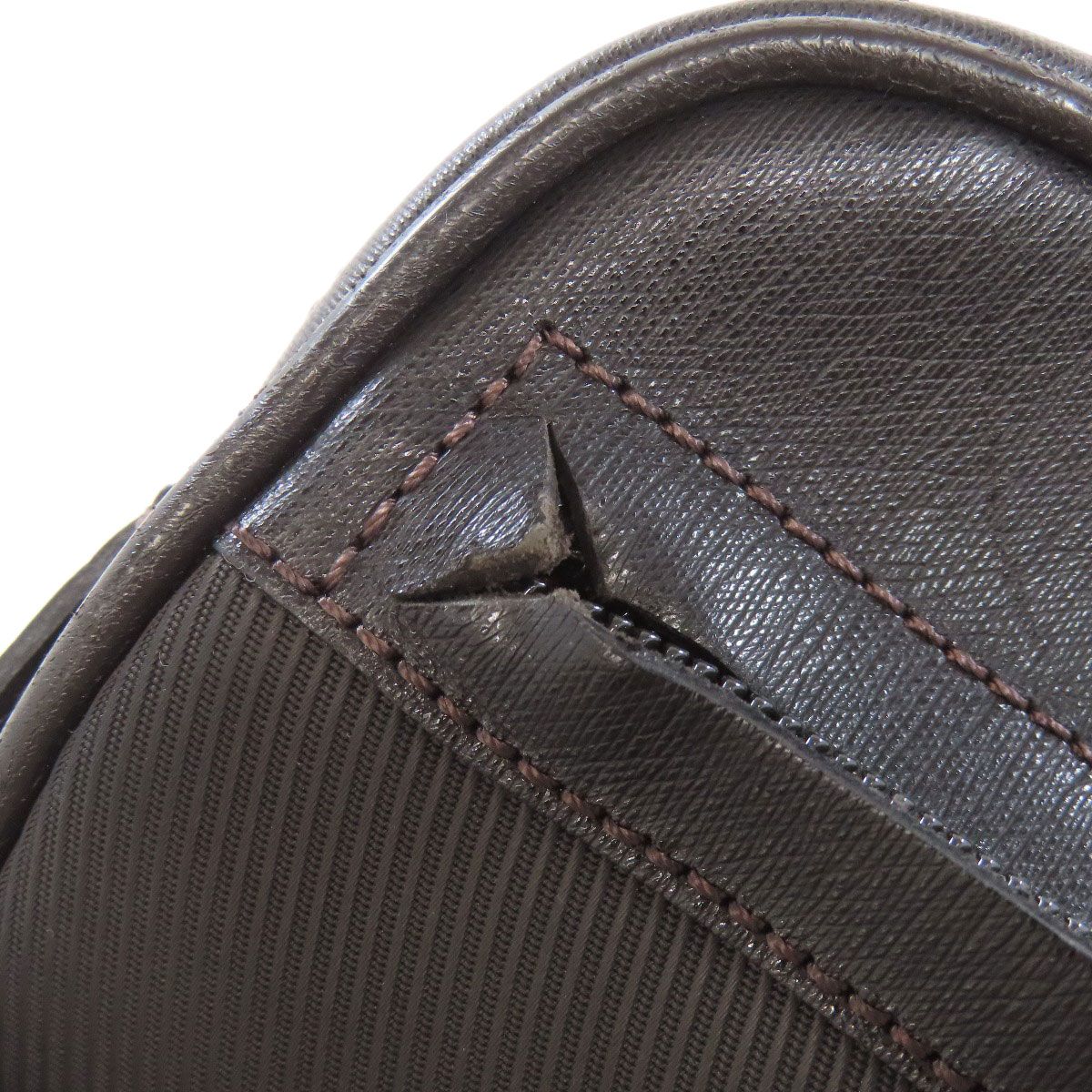 ロゴ セカンドバッグ