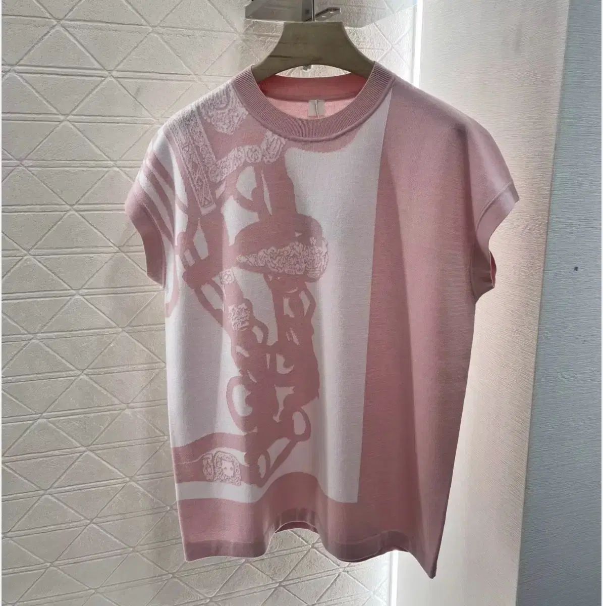 エルメス　半袖Tシャツ　ナウサシェーヌプリント　36サイズ エルメス プリント 半袖 Tシャツ ピンク 36 - メルカリ