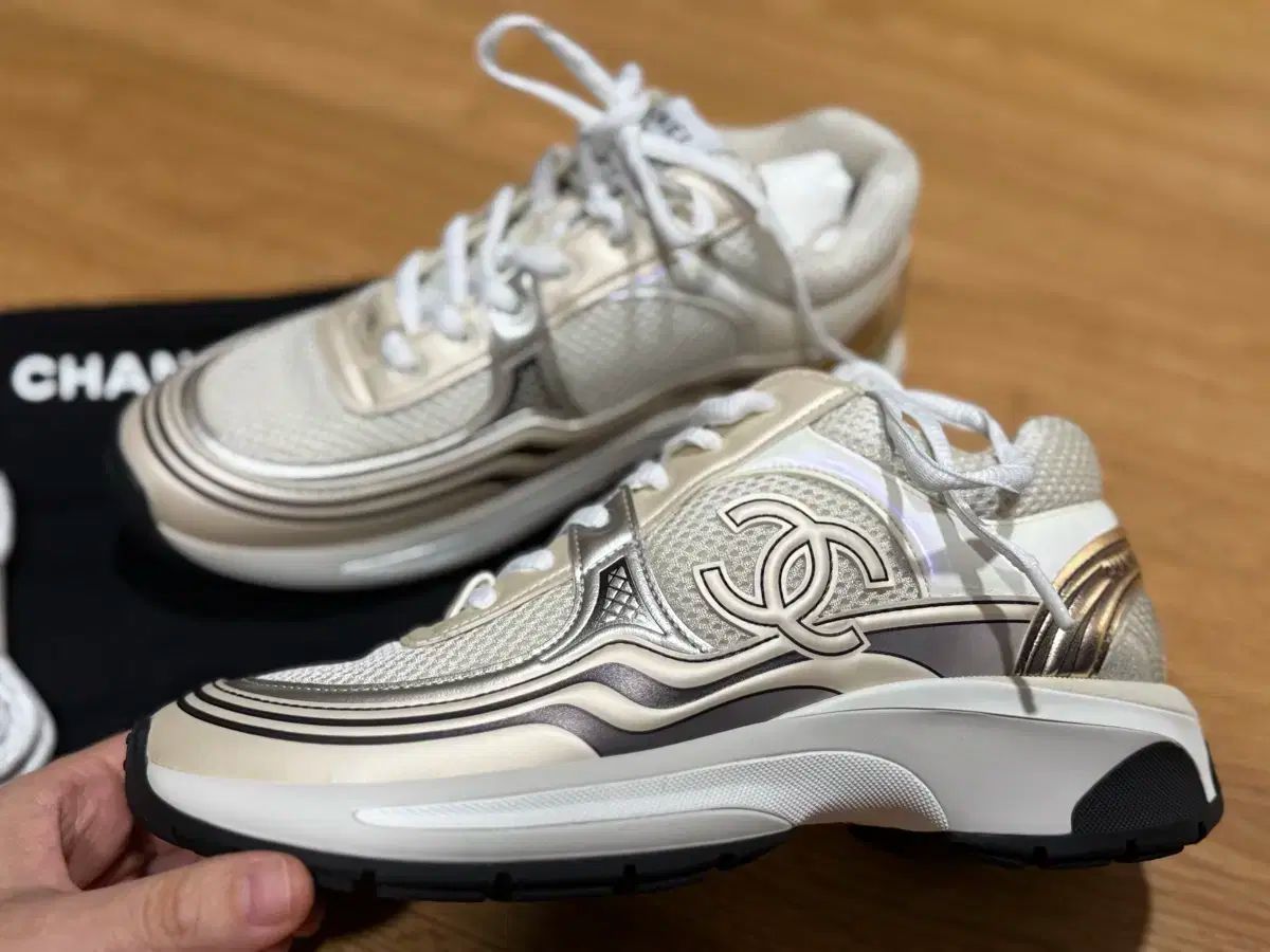 シャネル CCロゴ スニーカー