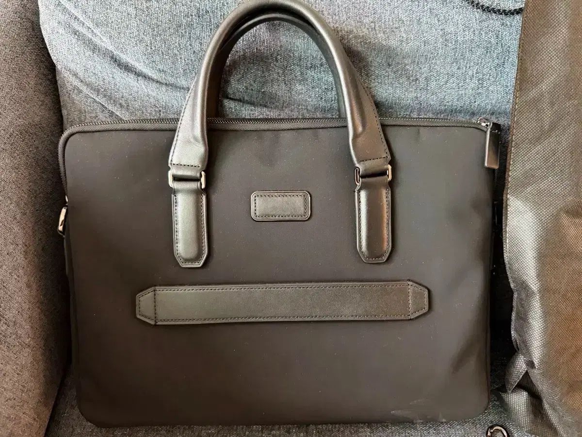 TUMI ハリソン シカモア スリム ブリーフパック ブラック