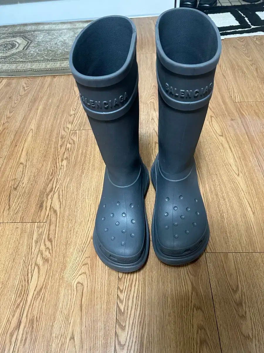 バレンシアガ クロックス 43 グレー