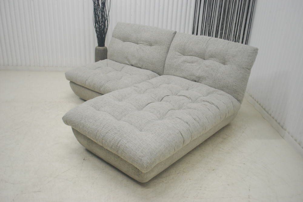 カウチソファー