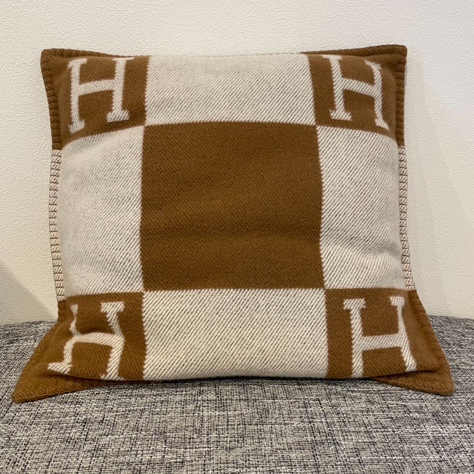 エルメス アヴァロン PM クッション エクリュ×キャメル