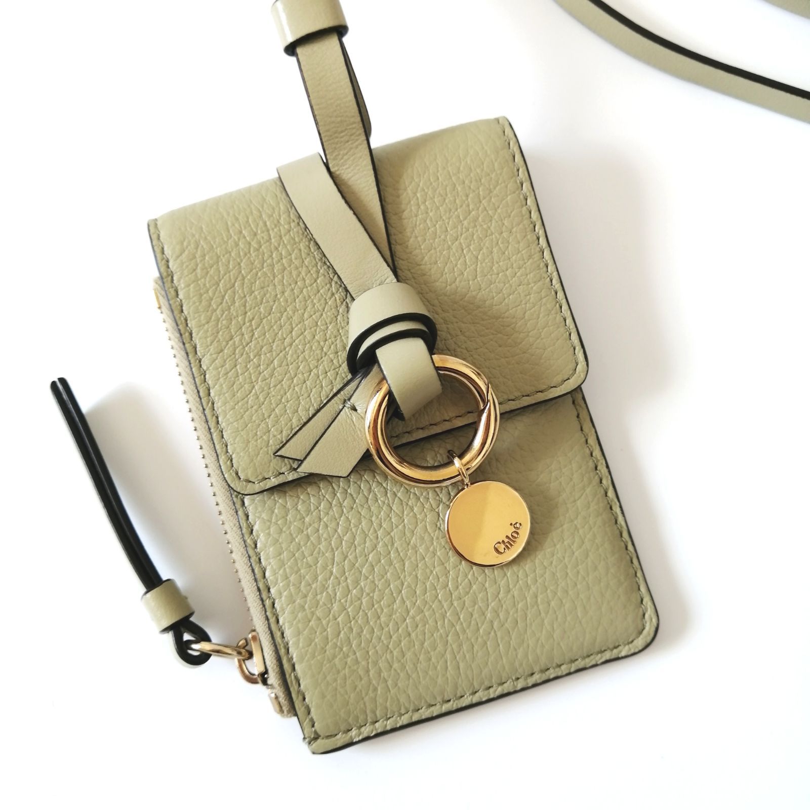 クロエ Chloe フラグメントケース コインケース カードケース ネックストラップ付き カーキ 178