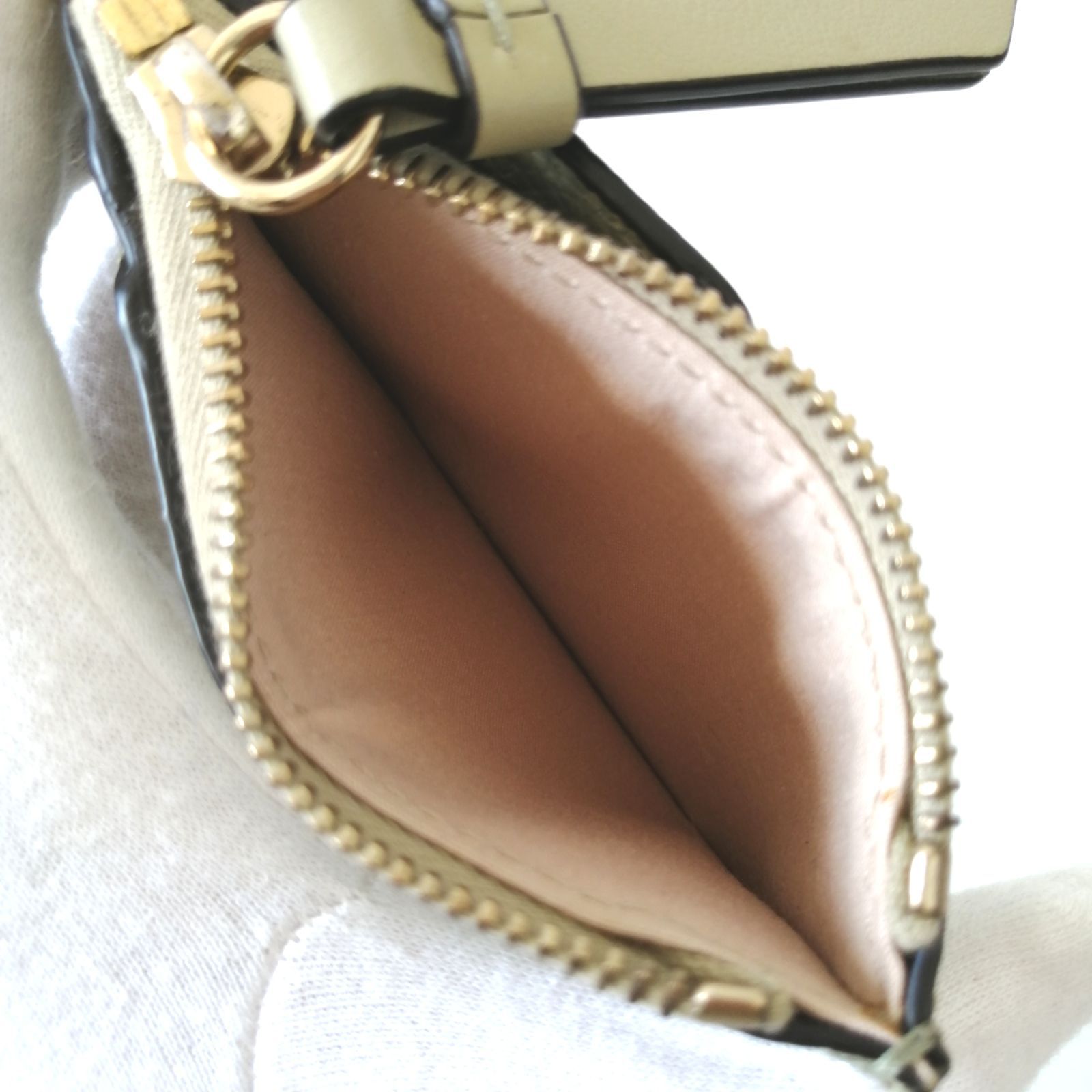 Chloe フラグメントケース