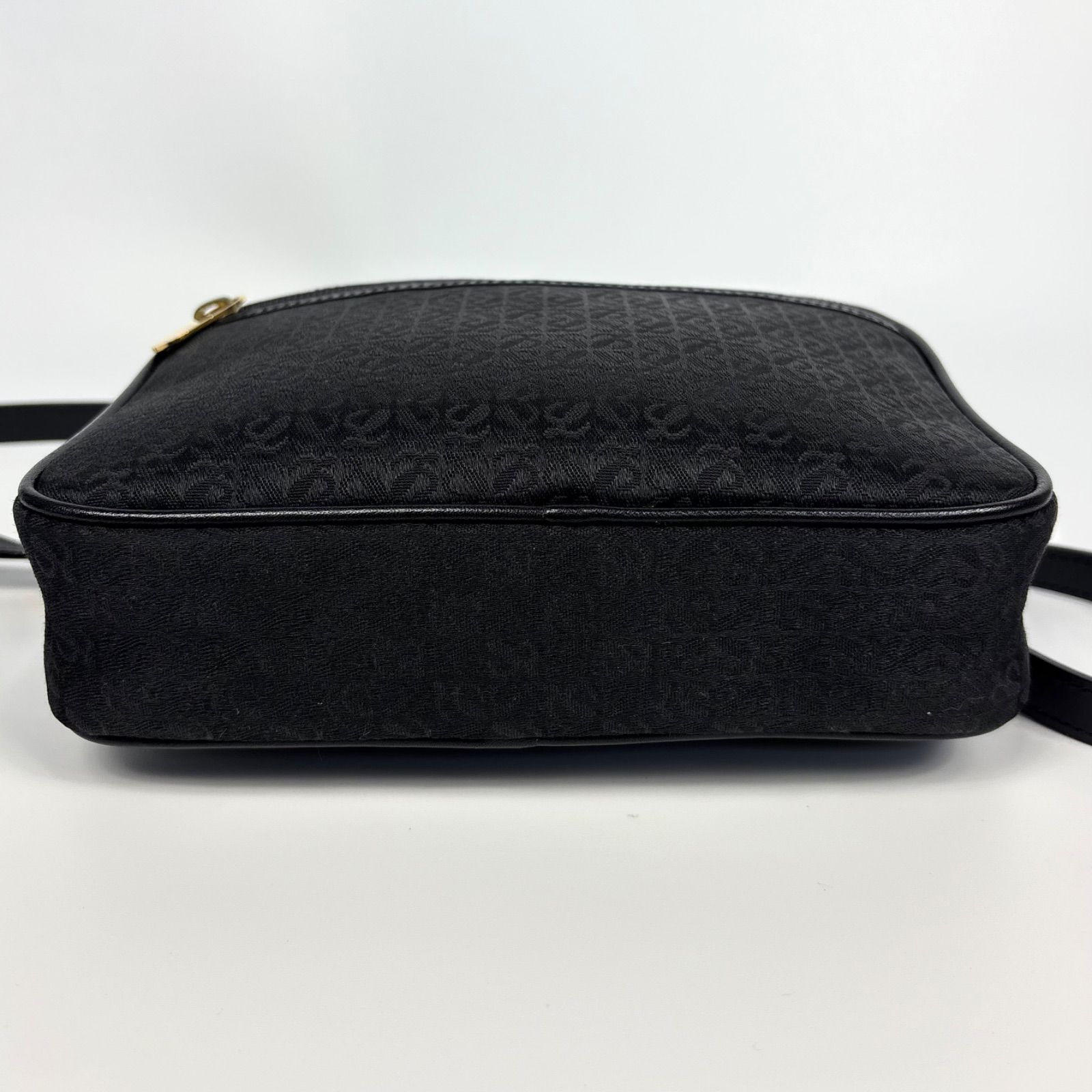 LOEWE ロエベ リピートアナグラム ショルダーバッグ ポシェット