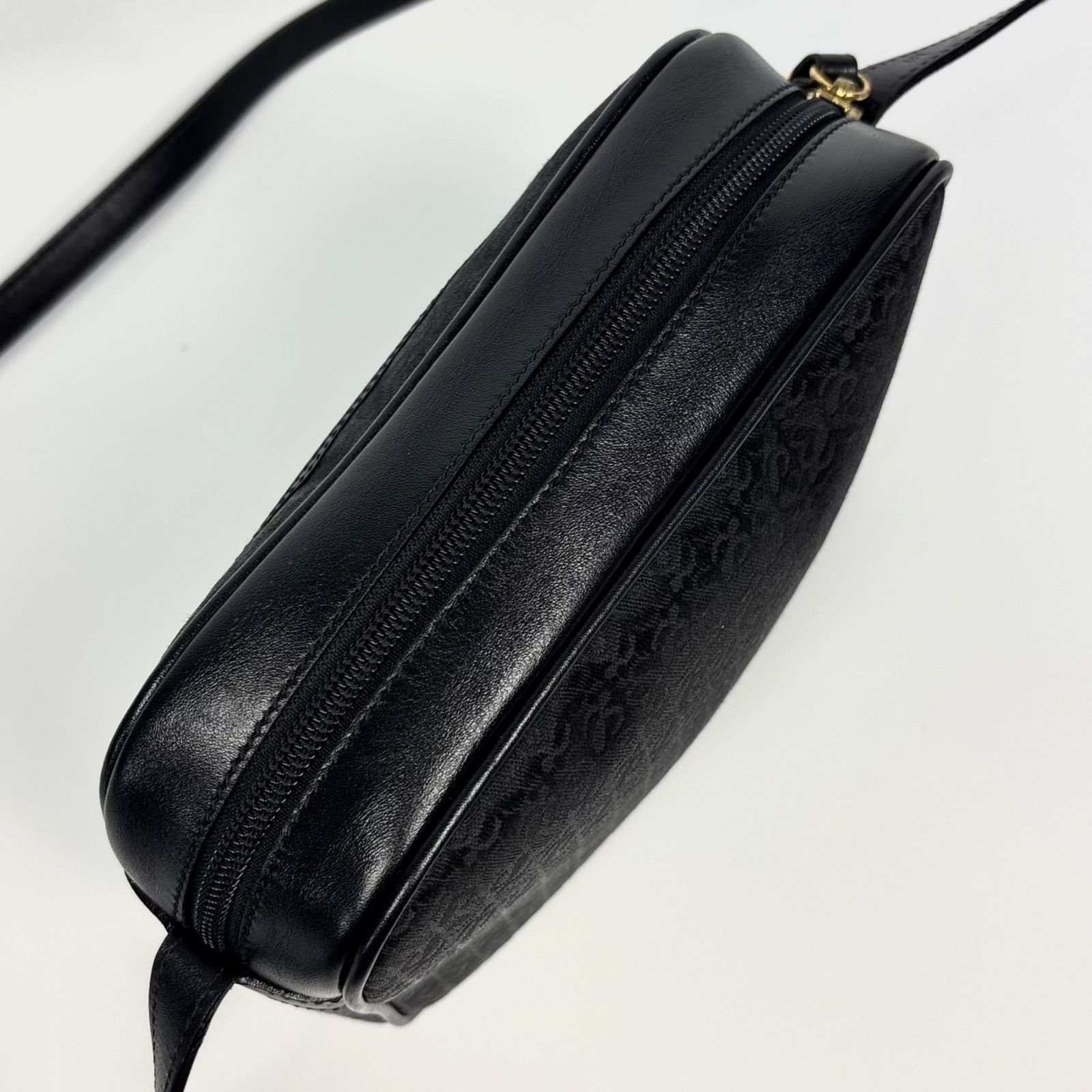 LOEWE ロエベ リピートアナグラム ショルダーバッグ ポシェット