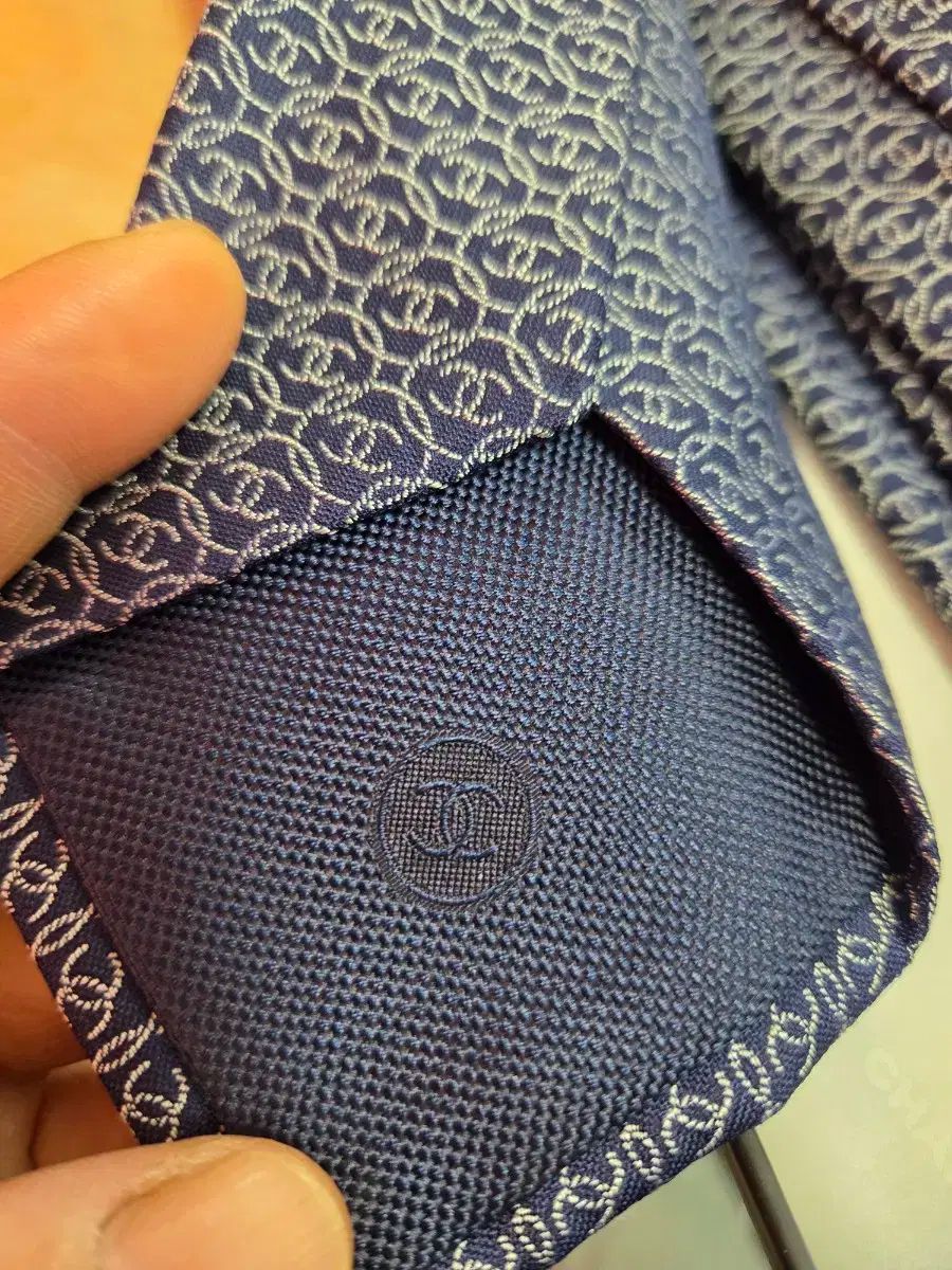シャネル ネイビー ロゴ パータン シルク ネックタイ