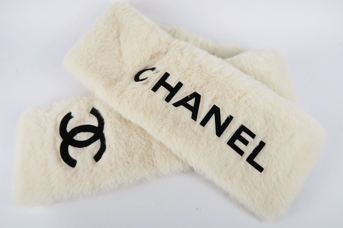 超 CHANEL シャネル アルパカ マフラー ファー ホワイト系 ストール ココマーク QE56