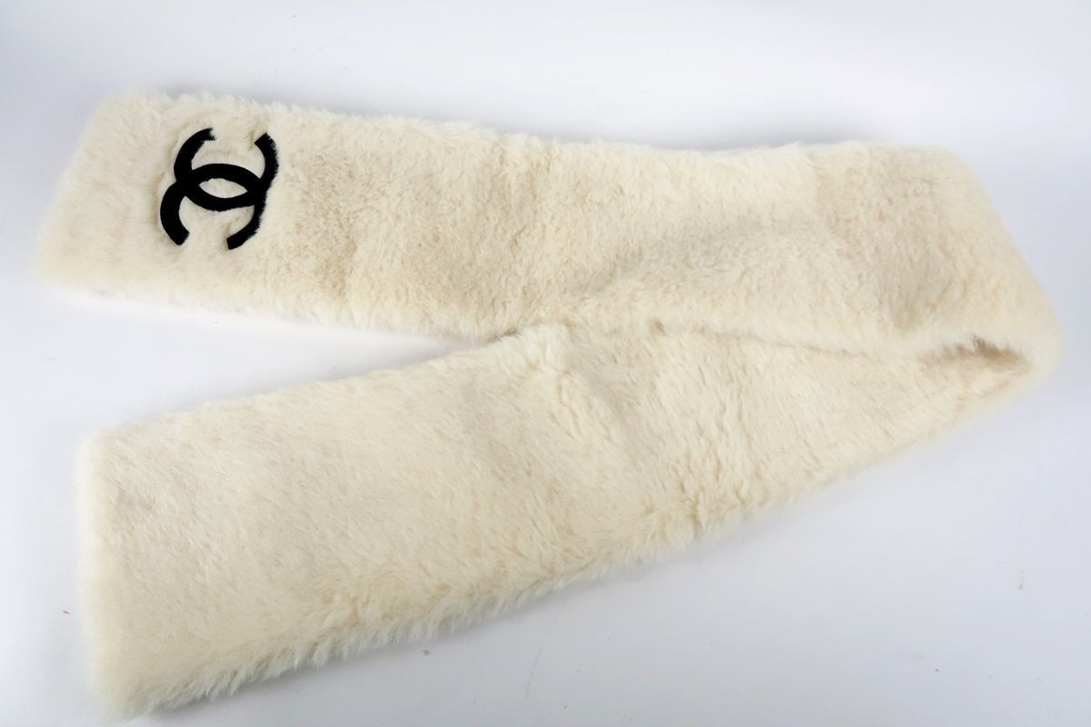 超 CHANEL シャネル アルパカ マフラー ファー ホワイト系 ストール ココマーク QE56