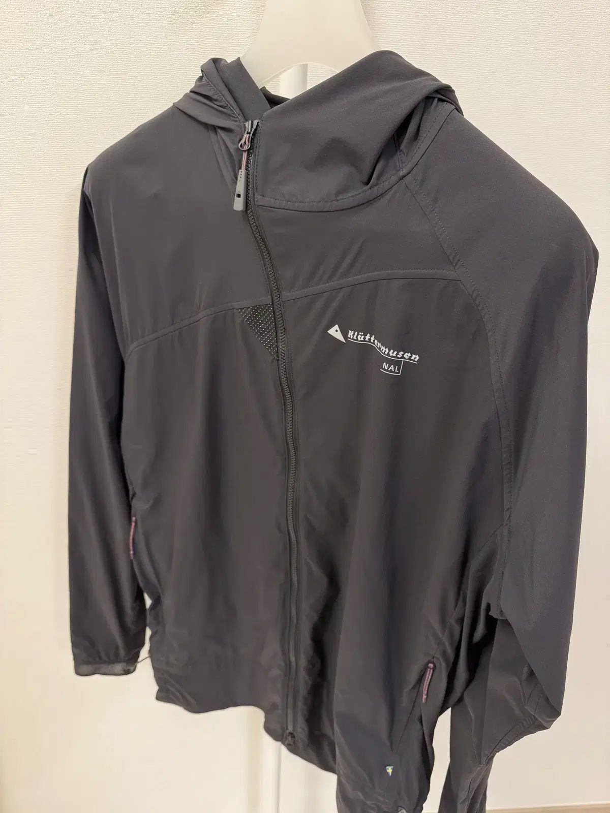 クレッタルムーセンフーディー ジャケット メンズ ブラック Lサイズ