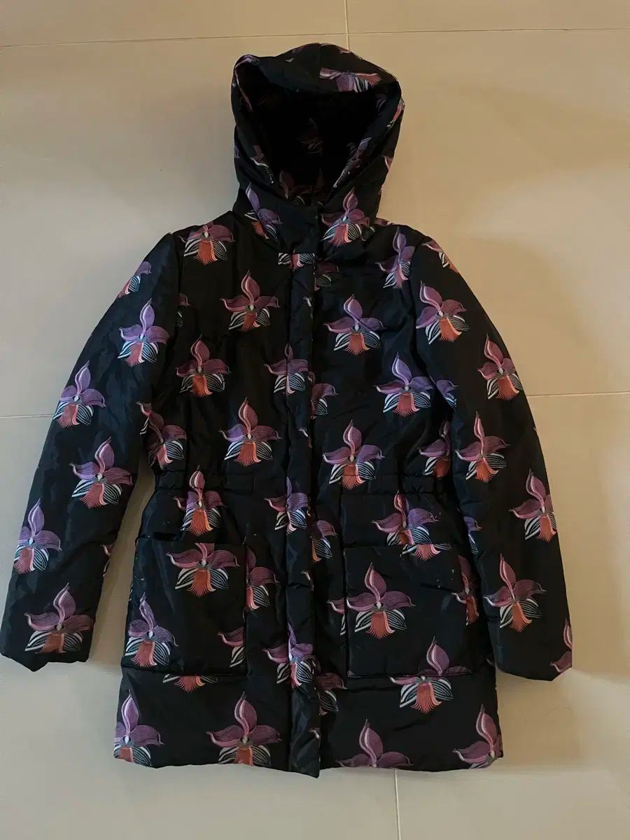 フェンディ ローマ フラワー プリント ダウン アウター