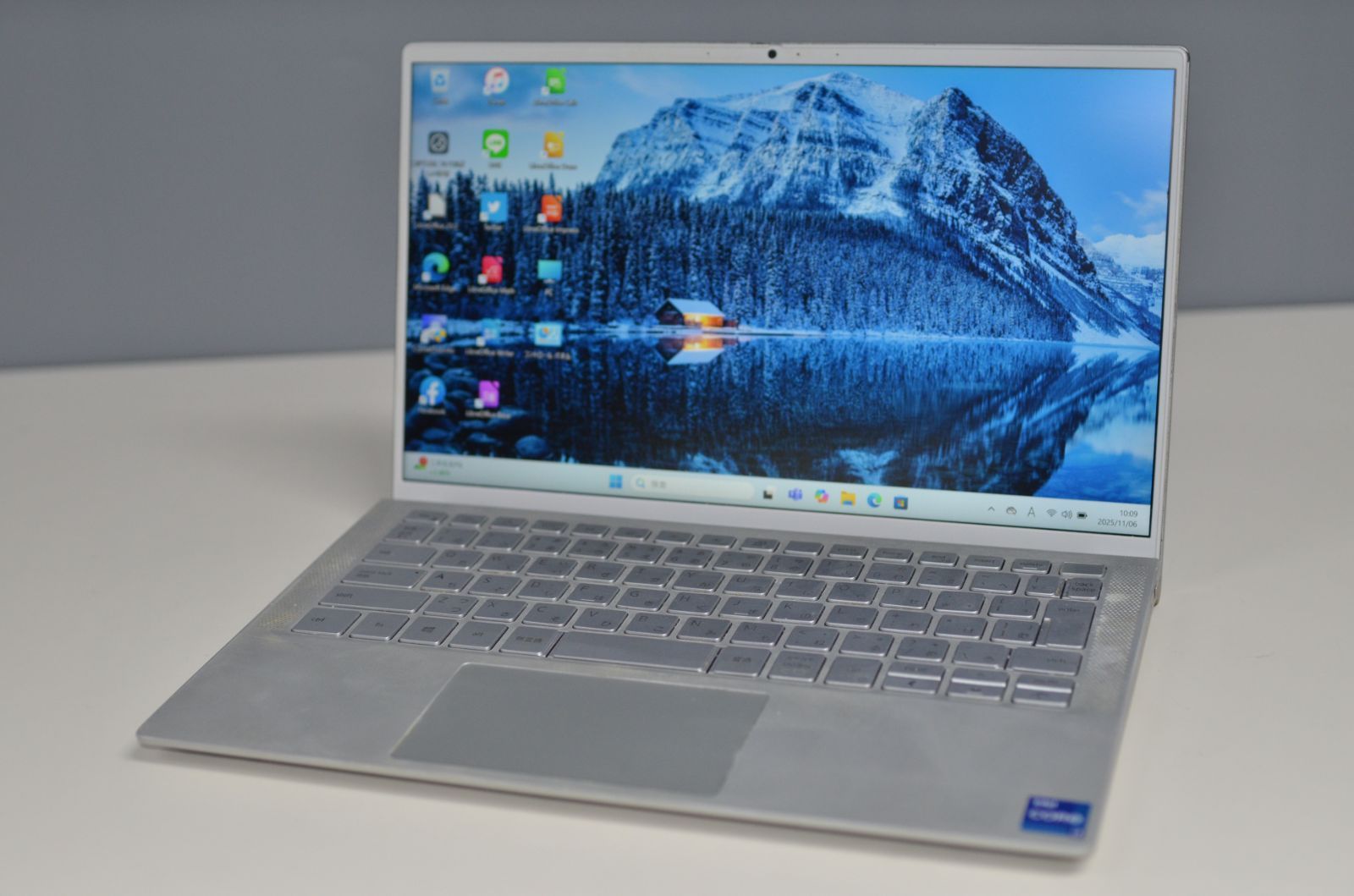 中古ノートパソコン DELL Inspiron 7300 Windows11+office core i7